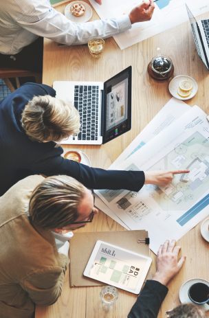 Reviewing B2B Sales Process Effectiveness
